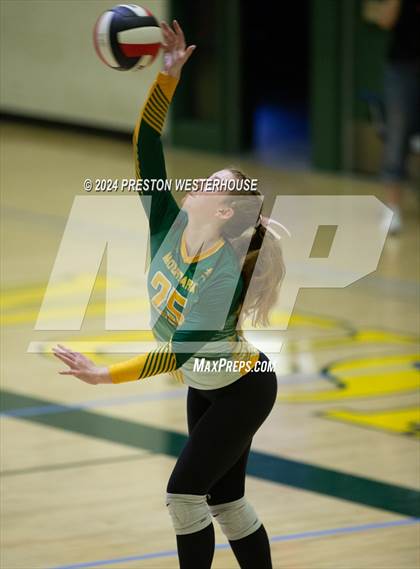 Thumbnail 2 in Camarillo @ Moorpark photogallery.