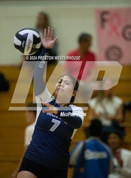 Thumbnail 2 in Camarillo @ Moorpark photogallery.