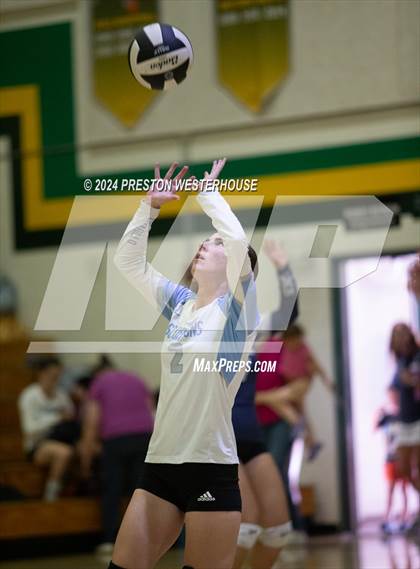 Thumbnail 1 in Camarillo @ Moorpark photogallery.
