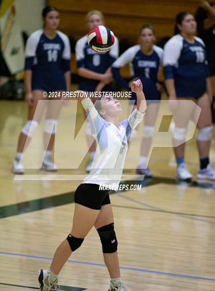 Thumbnail 2 in Camarillo @ Moorpark photogallery.