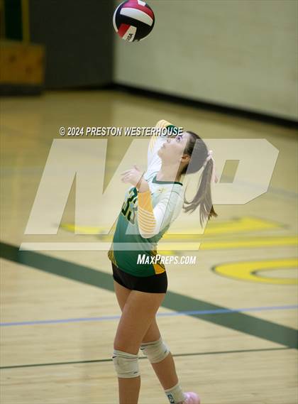 Thumbnail 2 in Camarillo @ Moorpark photogallery.