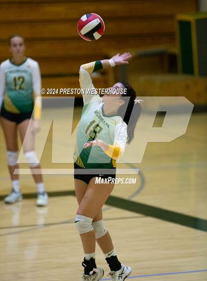 Thumbnail 3 in Camarillo @ Moorpark photogallery.