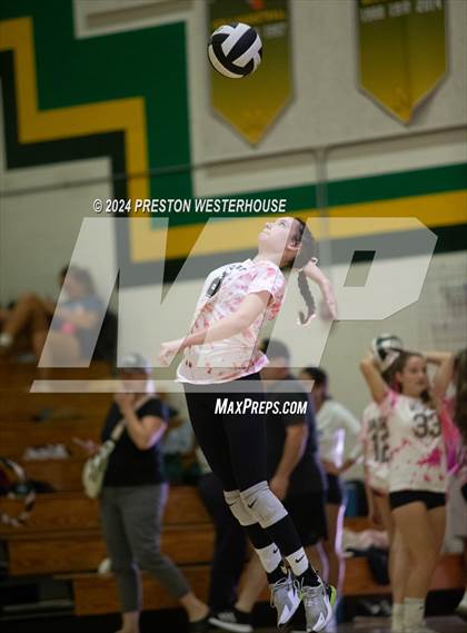 Thumbnail 3 in Camarillo @ Moorpark photogallery.