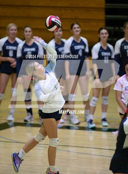 Thumbnail 3 in Camarillo @ Moorpark photogallery.