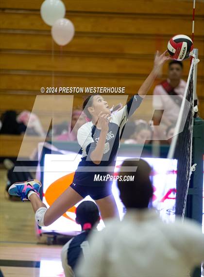 Thumbnail 3 in Camarillo @ Moorpark photogallery.
