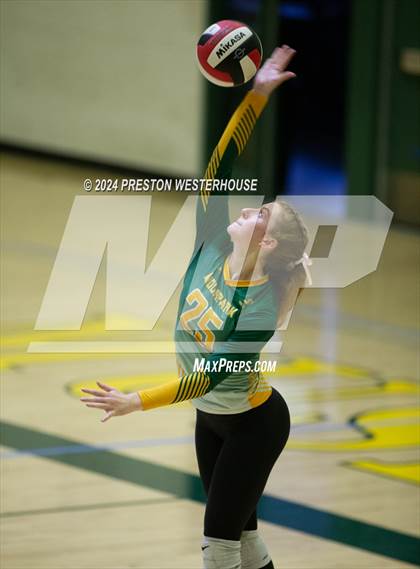 Thumbnail 2 in Camarillo @ Moorpark photogallery.
