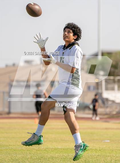 Thumbnail 1 in Holtville vs Yuma (7 on 7) photogallery.