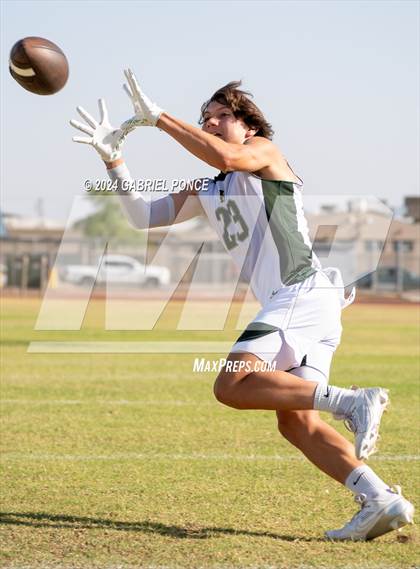 Thumbnail 2 in Holtville vs Yuma (7 on 7) photogallery.