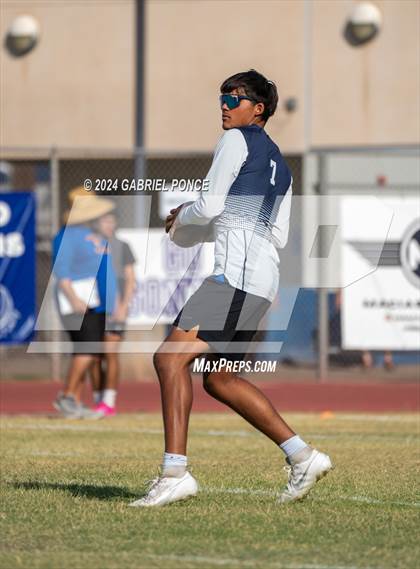 Thumbnail 2 in Holtville vs Yuma (7 on 7) photogallery.