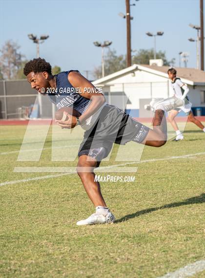 Thumbnail 1 in Holtville vs Yuma (7 on 7) photogallery.