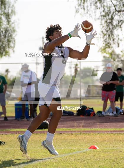 Thumbnail 3 in Holtville vs Yuma (7 on 7) photogallery.