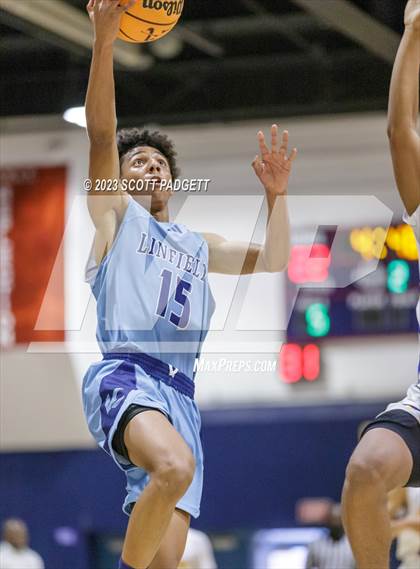 Thumbnail 3 in Linfield Christian vs. Bishop Amat photogallery.