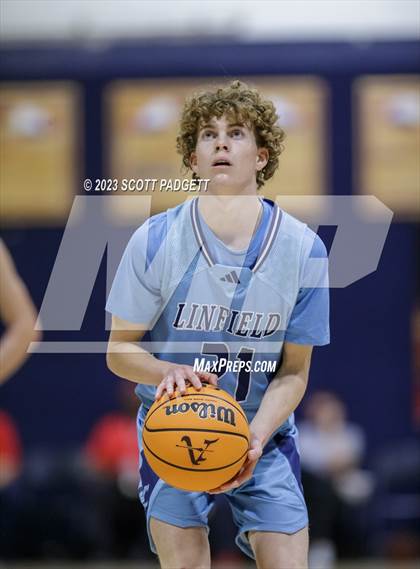 Thumbnail 1 in Linfield Christian vs. Bishop Amat photogallery.