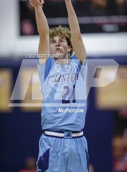 Thumbnail 2 in Linfield Christian vs. Bishop Amat photogallery.
