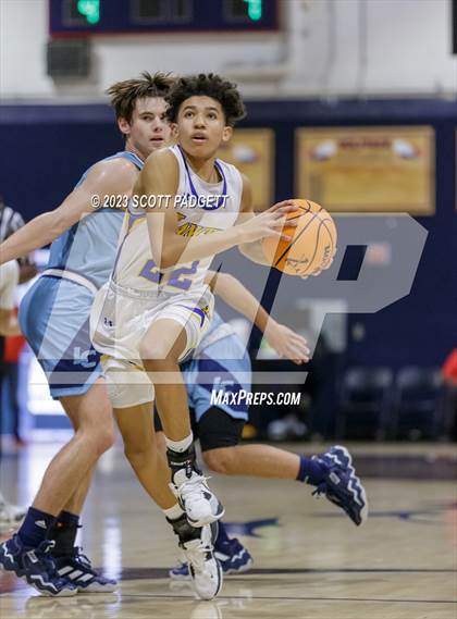 Thumbnail 3 in Linfield Christian vs. Bishop Amat photogallery.