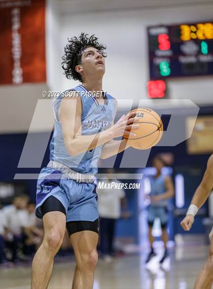 Thumbnail 2 in Linfield Christian vs. Bishop Amat photogallery.