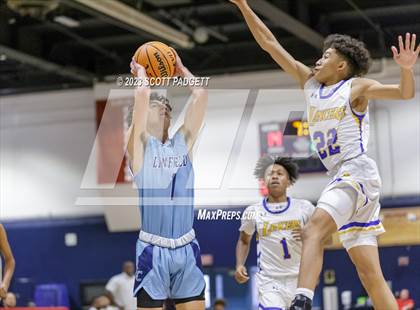Thumbnail 1 in Linfield Christian vs. Bishop Amat photogallery.