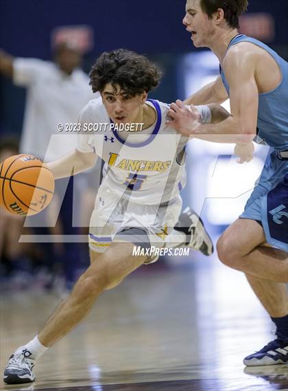 Thumbnail 2 in Linfield Christian vs. Bishop Amat photogallery.