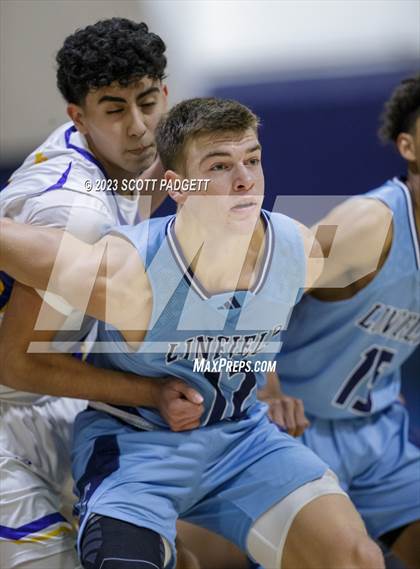 Thumbnail 2 in Linfield Christian vs. Bishop Amat photogallery.