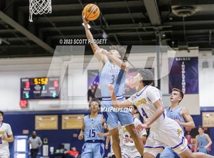 Thumbnail 2 in Linfield Christian vs. Bishop Amat photogallery.