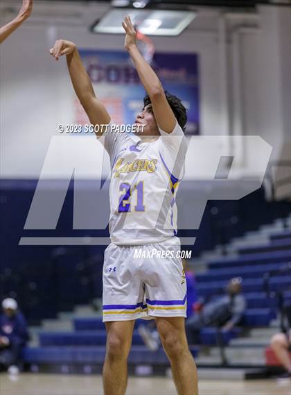 Thumbnail 2 in Linfield Christian vs. Bishop Amat photogallery.