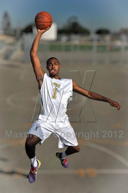 Thumbnail 3 in Long Beach Poly (Preseason Top 10 Photo Shoot) photogallery.