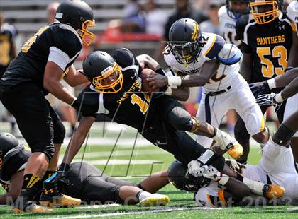 Thumbnail 2 in St. Frances Academy vs. Friendship Collegiate Academy (Brothers In Arms Classic) photogallery.