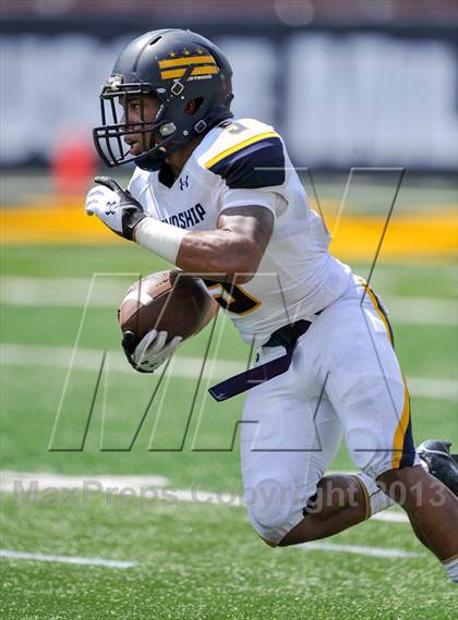 Thumbnail 1 in St. Frances Academy vs. Friendship Collegiate Academy (Brothers In Arms Classic) photogallery.