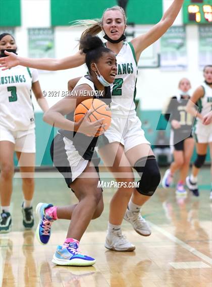 Thumbnail 2 in Shelby @ Myers Park photogallery.