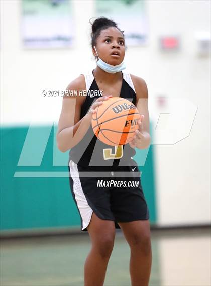 Thumbnail 1 in Shelby @ Myers Park photogallery.