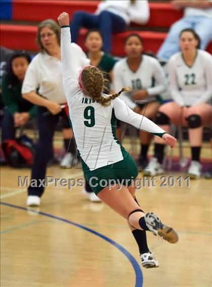 Thumbnail 3 in St. Ignatius vs. Sacred Heart Cathedral (CIF CCS D3 Final) photogallery.