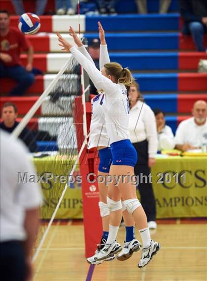 Thumbnail 3 in St. Ignatius vs. Sacred Heart Cathedral (CIF CCS D3 Final) photogallery.