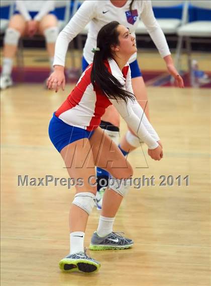 Thumbnail 3 in St. Ignatius vs. Sacred Heart Cathedral (CIF CCS D3 Final) photogallery.