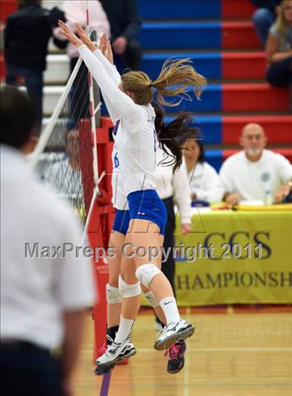 Thumbnail 2 in St. Ignatius vs. Sacred Heart Cathedral (CIF CCS D3 Final) photogallery.