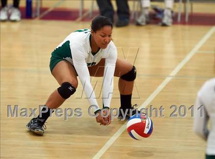 Thumbnail 1 in St. Ignatius vs. Sacred Heart Cathedral (CIF CCS D3 Final) photogallery.