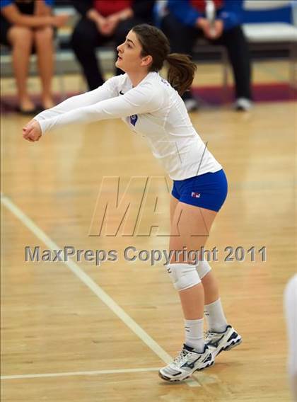 Thumbnail 3 in St. Ignatius vs. Sacred Heart Cathedral (CIF CCS D3 Final) photogallery.