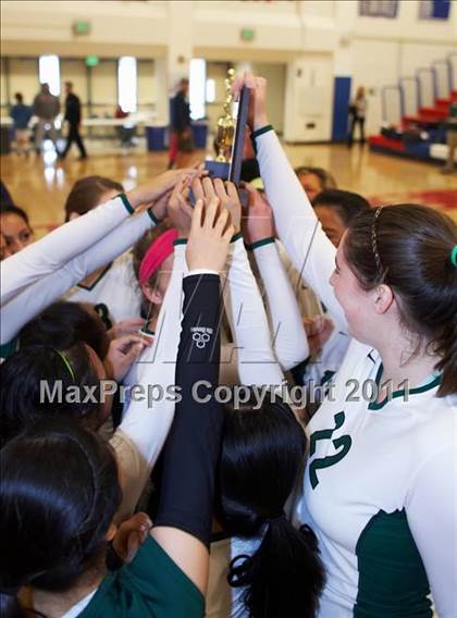 Thumbnail 2 in St. Ignatius vs. Sacred Heart Cathedral (CIF CCS D3 Final) photogallery.