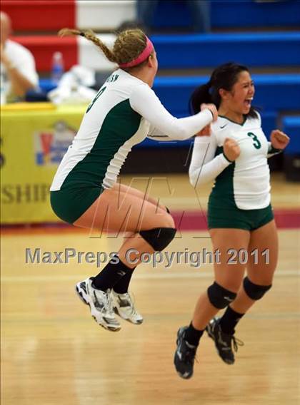 Thumbnail 2 in St. Ignatius vs. Sacred Heart Cathedral (CIF CCS D3 Final) photogallery.