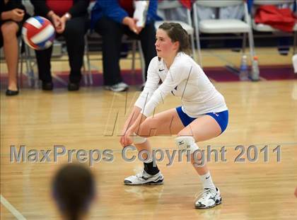 Thumbnail 2 in St. Ignatius vs. Sacred Heart Cathedral (CIF CCS D3 Final) photogallery.