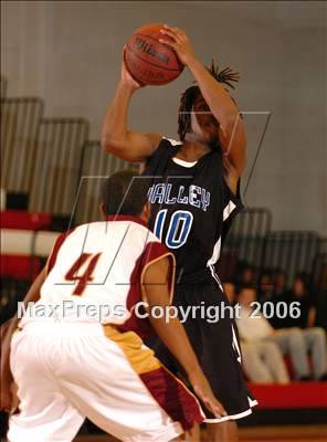 Thumbnail 2 in Valley vs. Encina (Cordova Christmas Classic) photogallery.