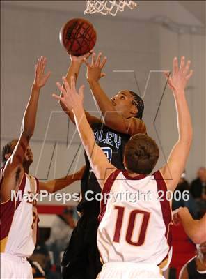 Thumbnail 1 in Valley vs. Encina (Cordova Christmas Classic) photogallery.