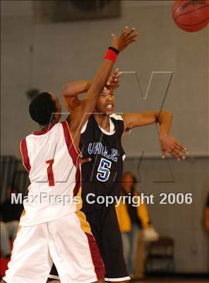 Thumbnail 3 in Valley vs. Encina (Cordova Christmas Classic) photogallery.