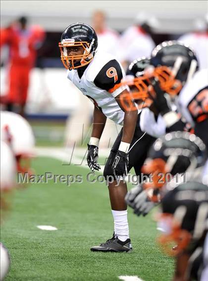 Thumbnail 1 in Cocoa vs. Skyline (Kirk Herbstreit National Kickoff Classic) photogallery.