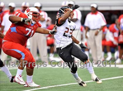 Thumbnail 2 in Cocoa vs. Skyline (Kirk Herbstreit National Kickoff Classic) photogallery.