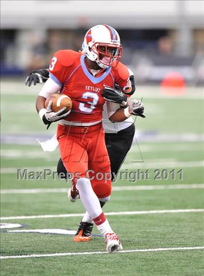Thumbnail 2 in Cocoa vs. Skyline (Kirk Herbstreit National Kickoff Classic) photogallery.