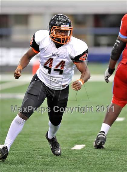 Thumbnail 2 in Cocoa vs. Skyline (Kirk Herbstreit National Kickoff Classic) photogallery.