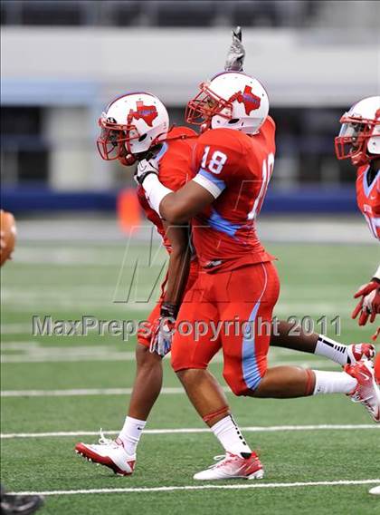 Thumbnail 1 in Cocoa vs. Skyline (Kirk Herbstreit National Kickoff Classic) photogallery.