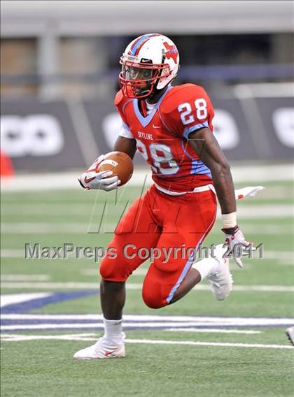 Thumbnail 1 in Cocoa vs. Skyline (Kirk Herbstreit National Kickoff Classic) photogallery.