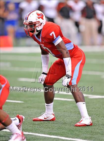 Thumbnail 3 in Cocoa vs. Skyline (Kirk Herbstreit National Kickoff Classic) photogallery.