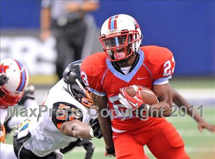 Thumbnail 2 in Cocoa vs. Skyline (Kirk Herbstreit National Kickoff Classic) photogallery.